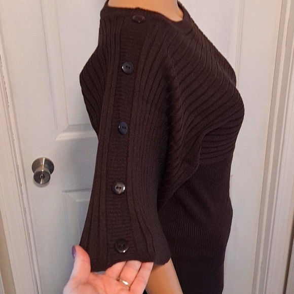 Joseph A. Lightweight Scoop Neck Brown Sweater - Picture 5 of 8